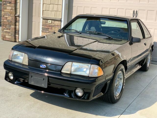 1990 Black Ford Mustang Hatchback