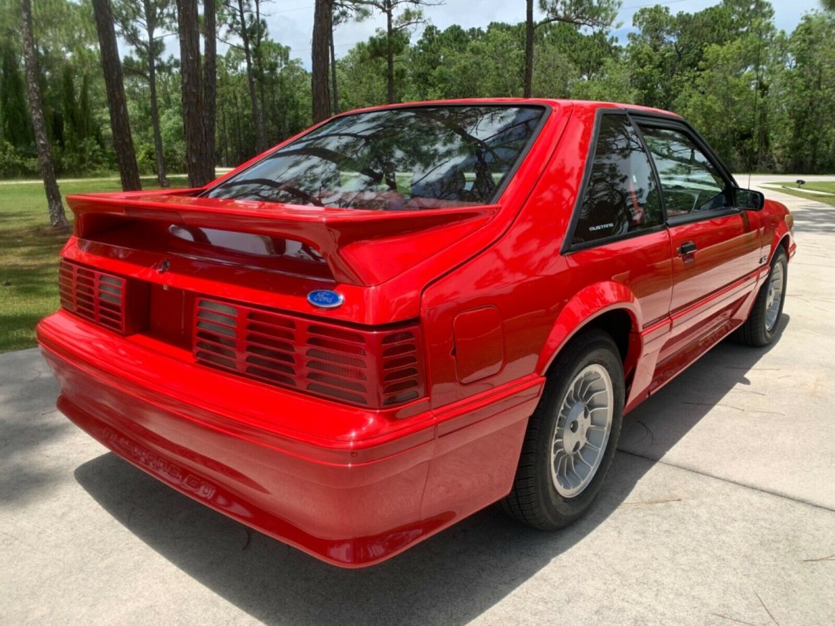 1990 Red Ford Mustang Hatchback