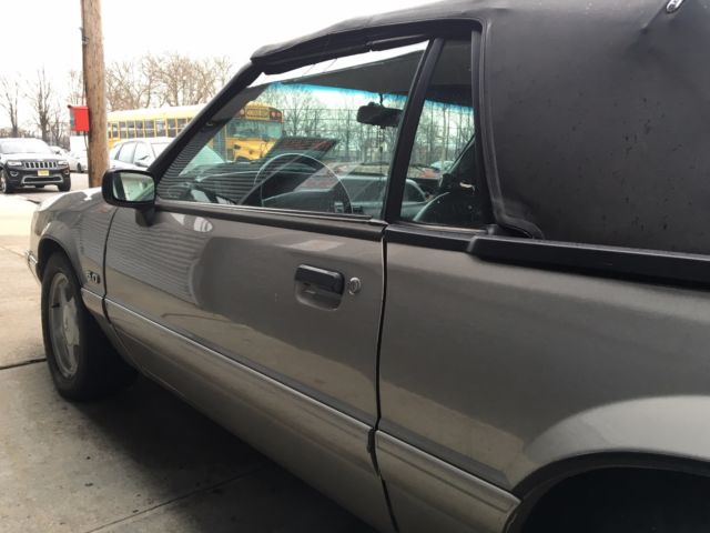 1990 Silver Ford Mustang Coupe