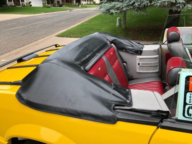 1990 White Ford Mustang Hatchback