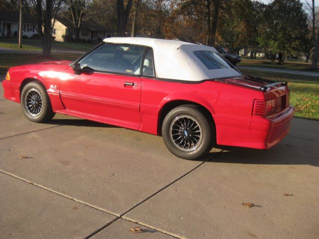 1990 Red Ford Mustang Convertible