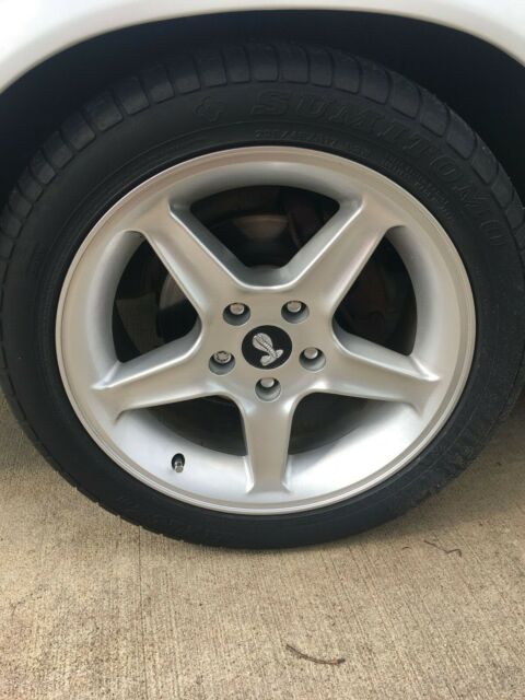 1990 White Ford Mustang Hatchback