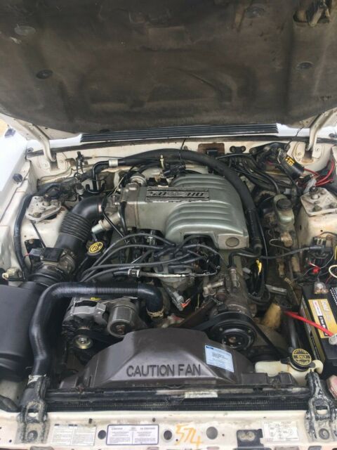 1990 White Ford Mustang Hatchback