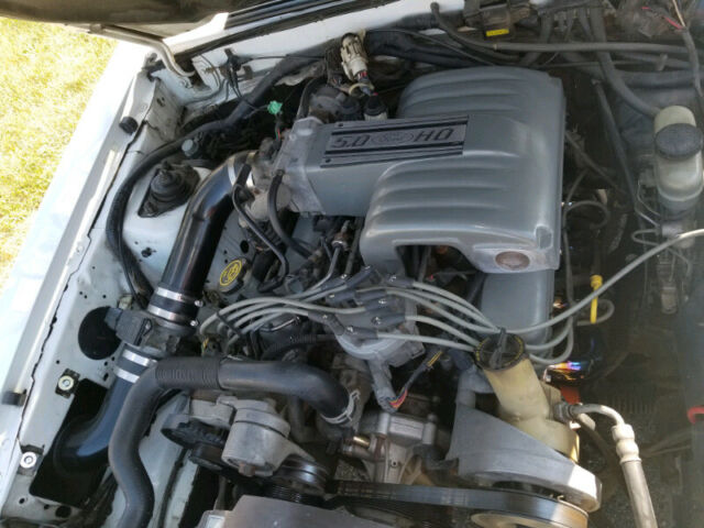 1990 White Ford Mustang Hatchback