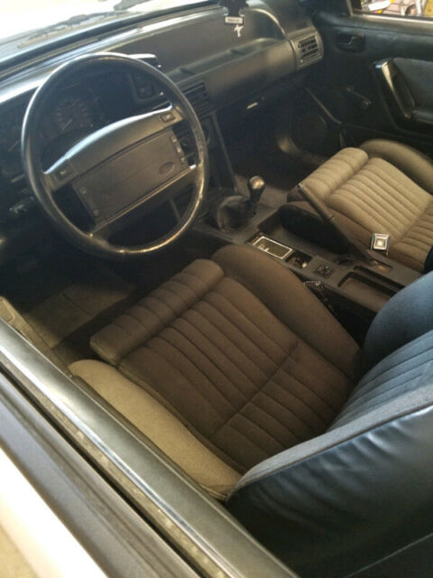 1990 White Ford Mustang Hatchback