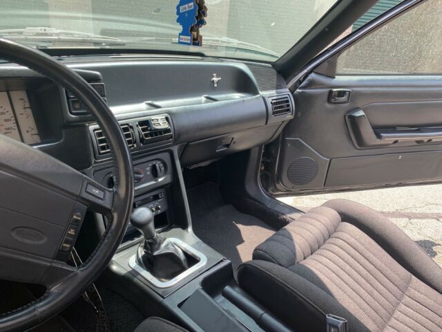 1990 Black Ford Mustang Coupe