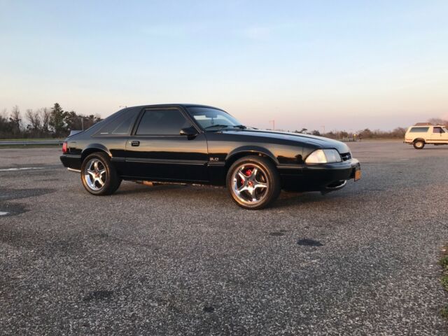 1990 Black Ford Mustang Coupe