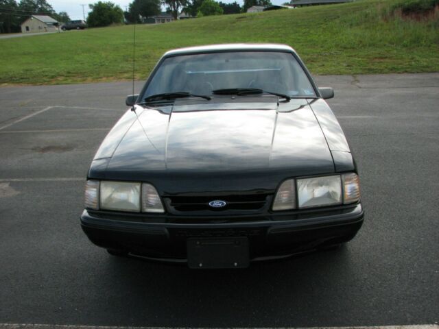 1990 BLACK Ford Mustang Hatchback