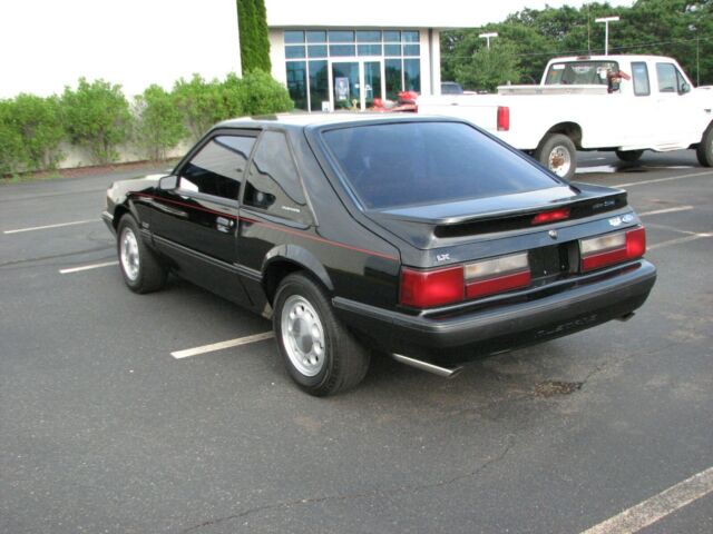 1990 BLACK Ford Mustang Hatchback