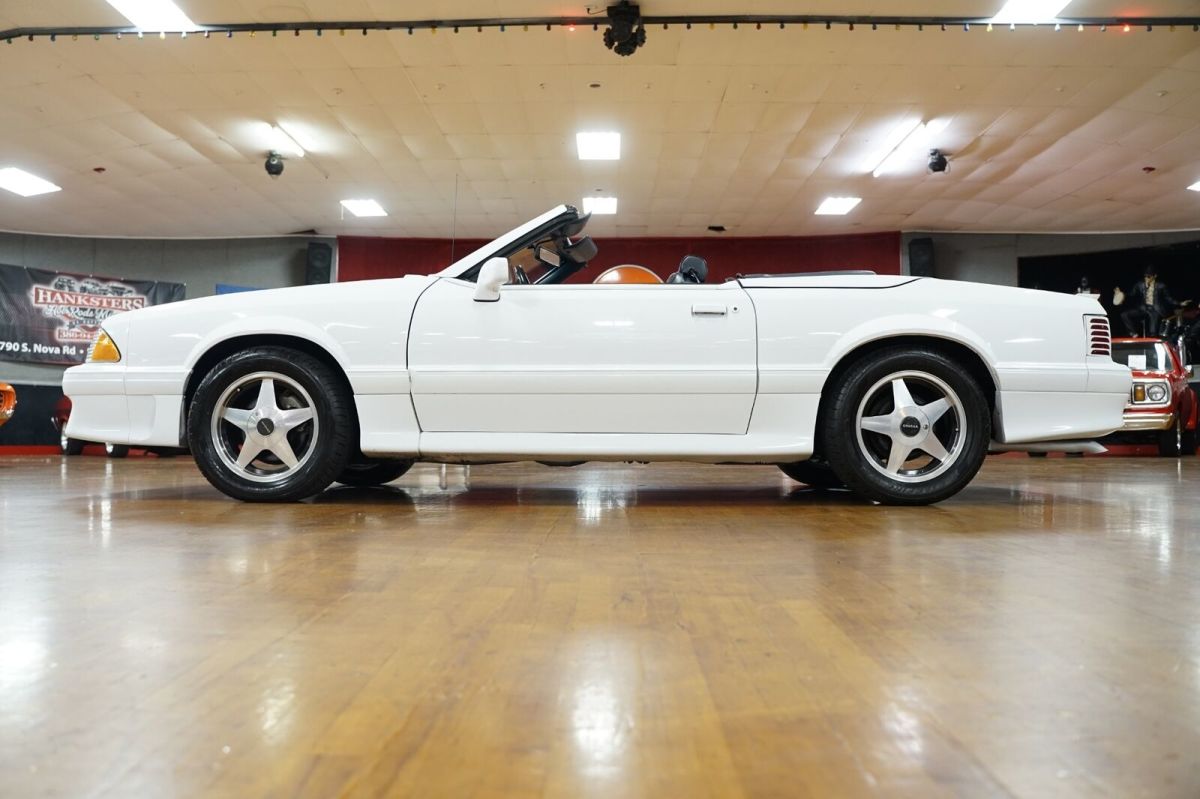 1990 White Ford Mustang American Muscle Car