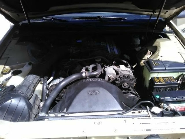 1990 Gold Ford Thunderbird Coupe