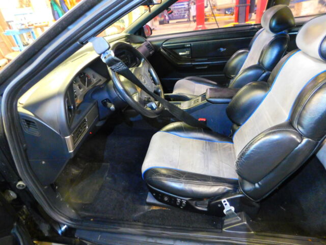 1990 Black Ford Thunderbird Coupe