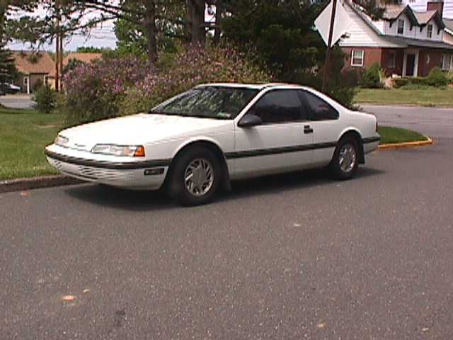 1990 White Ford Thunderbird Coupe