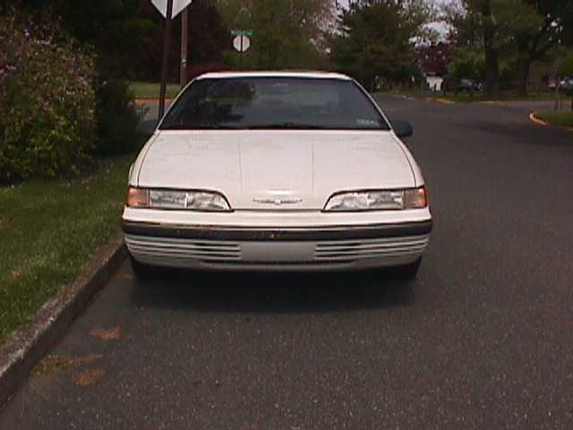 1990 White Ford Thunderbird Coupe