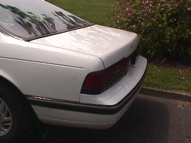 1990 White Ford Thunderbird Coupe