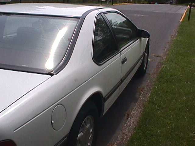1990 White Ford Thunderbird Coupe