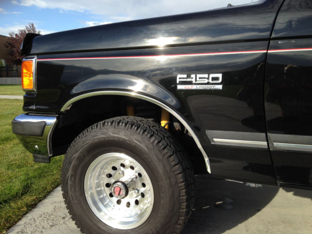 1990 Black Ford F-150 Standard Cab Pickup