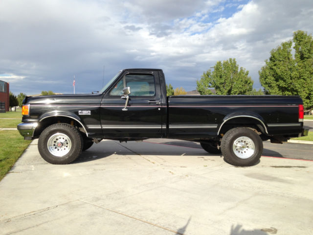 1990 Black Ford F-150 Standard Cab Pickup