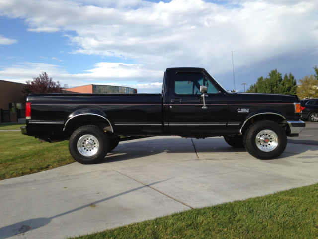 1990 Black Ford F-150 Standard Cab Pickup