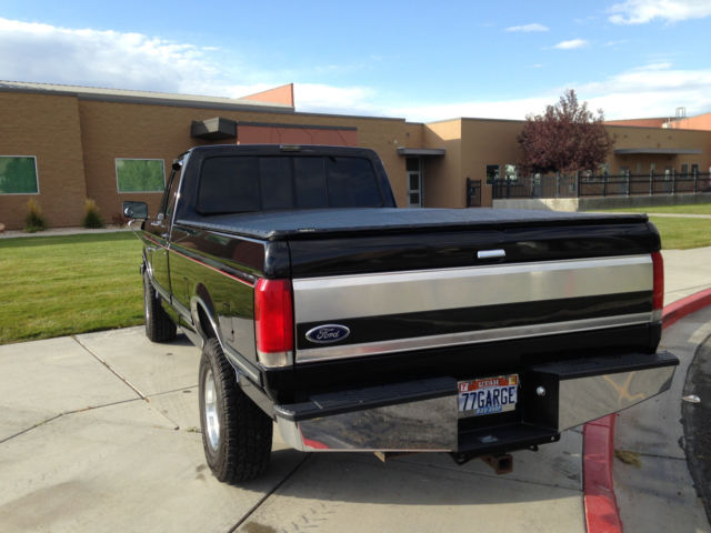 1990 Black Ford F-150 Standard Cab Pickup