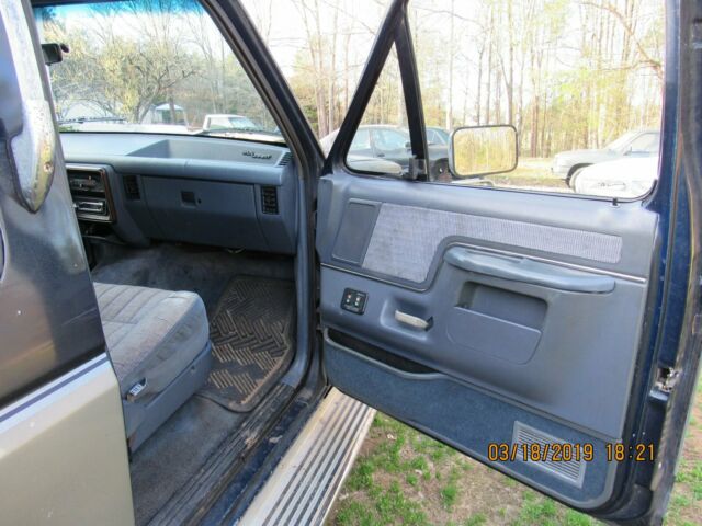 1990 Blue Ford F-250 Extended Cab Pickup