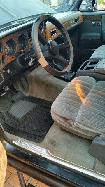 1990 Two Tone Black & Grey GMC Suburban SUV