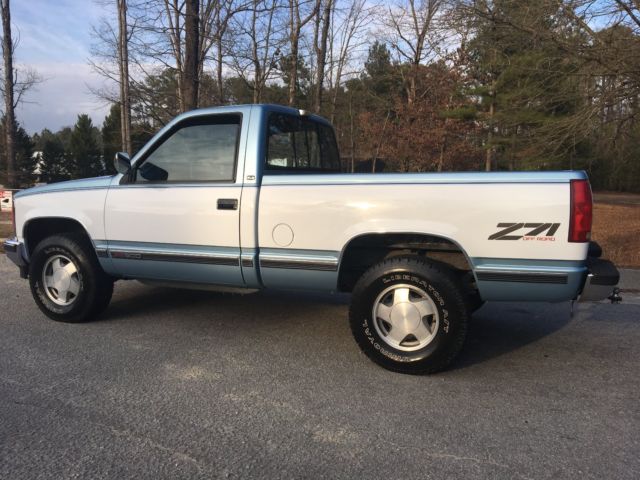 1990 Blue / White GMC Sierra 1500 Standard Cab Pickup