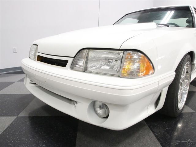 1990 White Ford Mustang