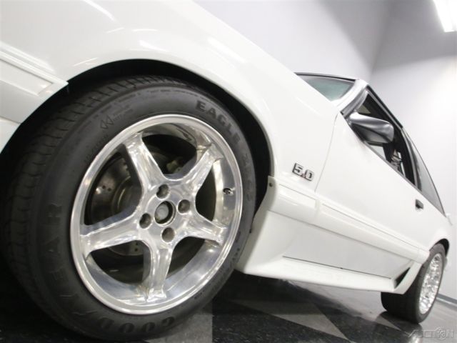 1990 White Ford Mustang