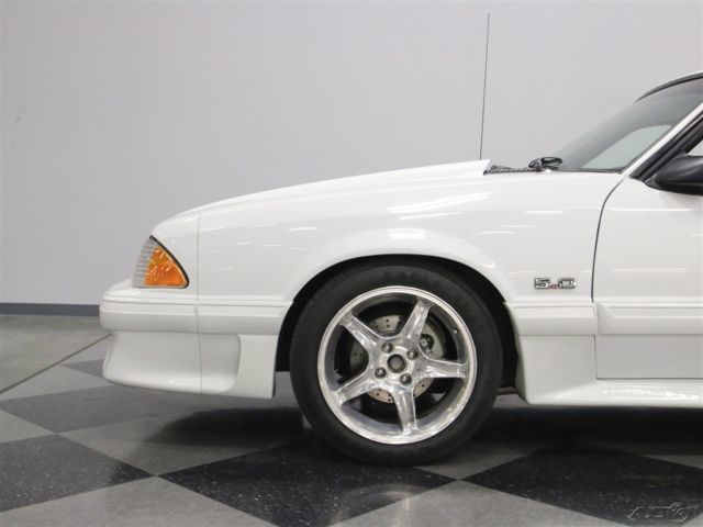 1990 White Ford Mustang