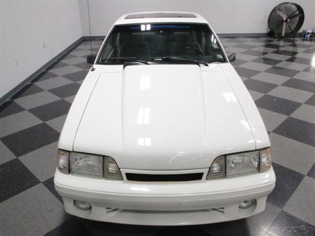 1990 White Ford Mustang