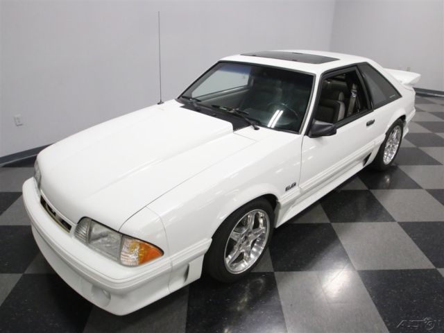 1990 White Ford Mustang