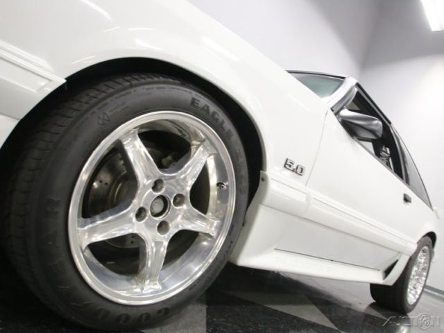 1990 White Ford Mustang