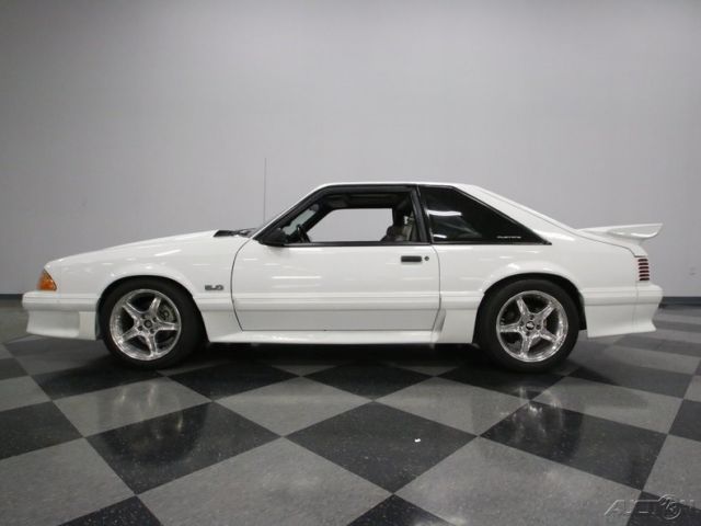 1990 White Ford Mustang