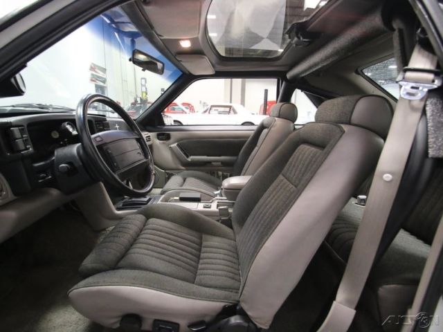 1990 White Ford Mustang