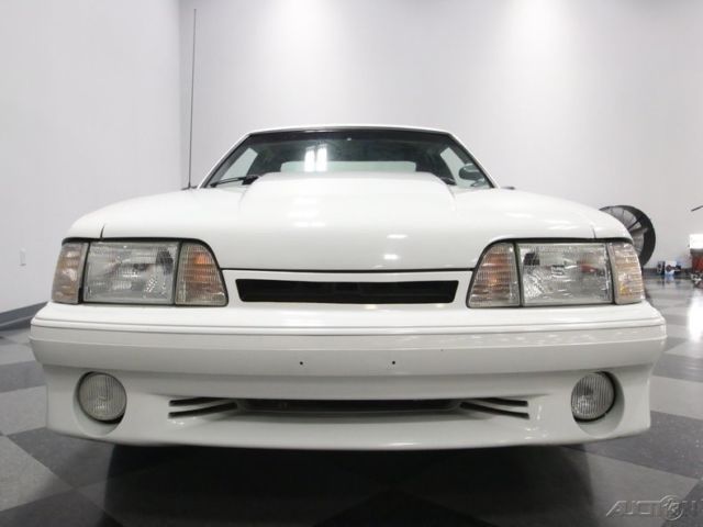 1990 White Ford Mustang