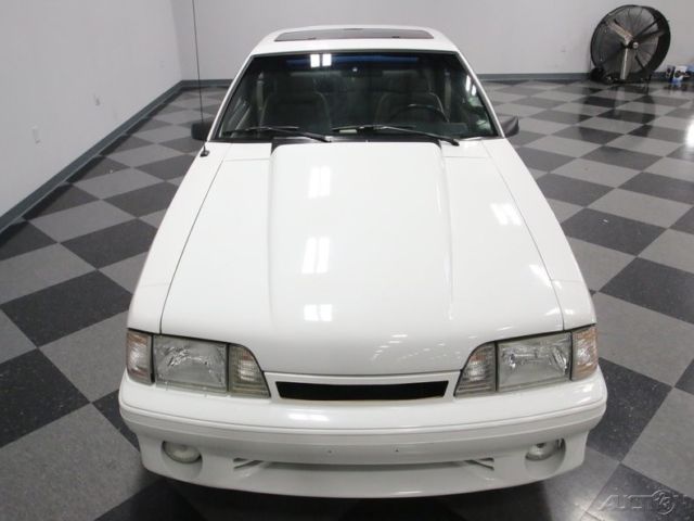 1990 White Ford Mustang