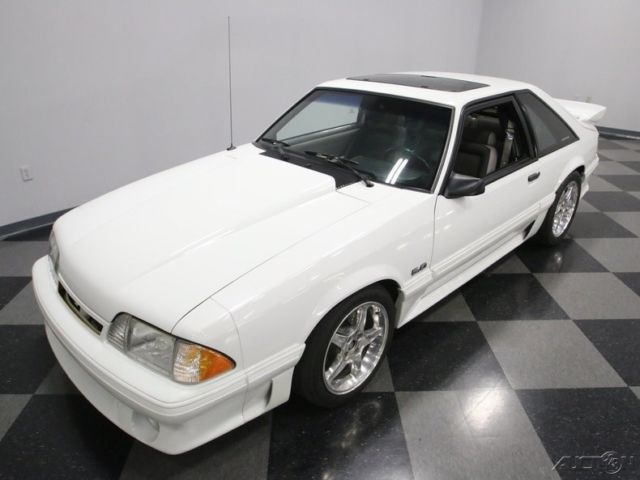 1990 White Ford Mustang