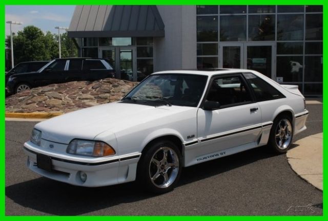 1990 White Ford Mustang Hatchback