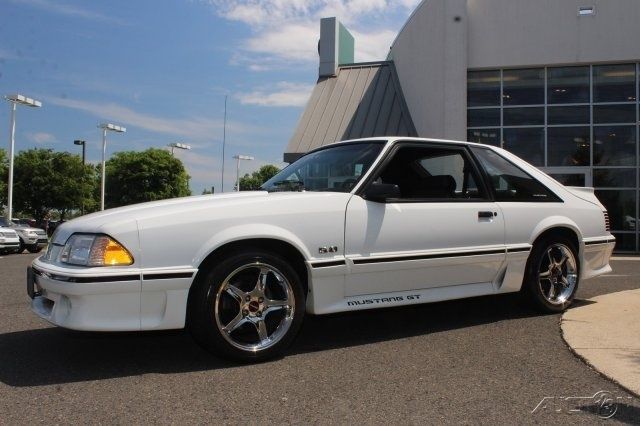 1990 White Ford Mustang Hatchback