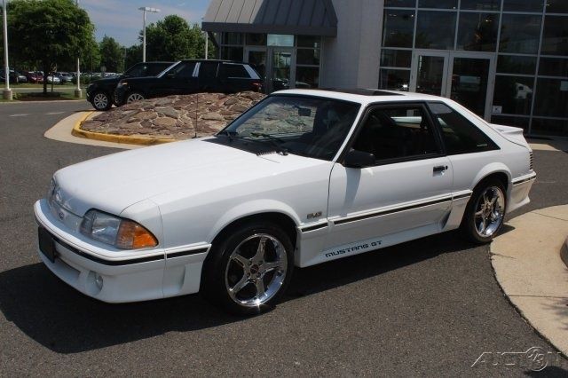 1990 White Ford Mustang Hatchback