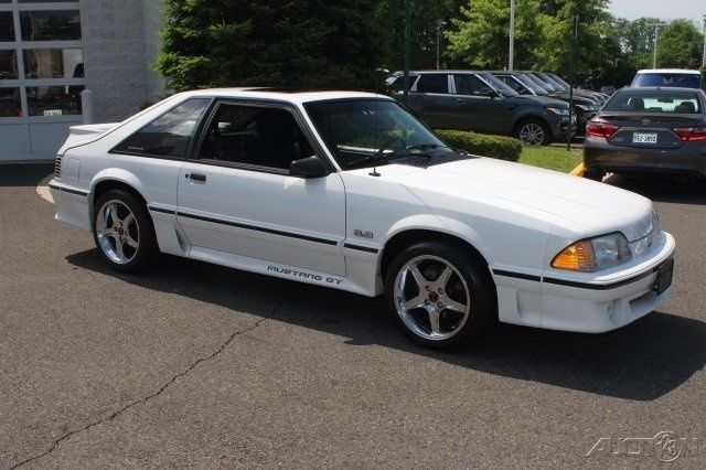 1990 White Ford Mustang Hatchback
