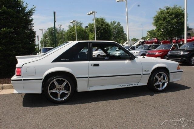 1990 White Ford Mustang Hatchback