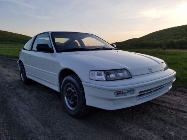 1990 White Honda CRX Hatchback