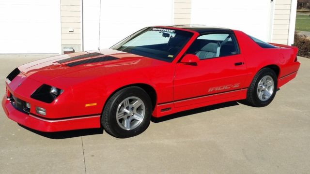 1990 Red Chevrolet Camaro Coupe