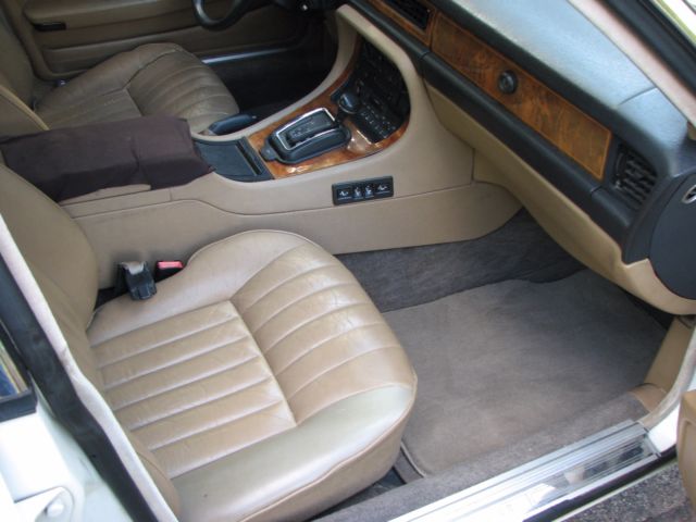 1990 White Jaguar XJ6 Sedan