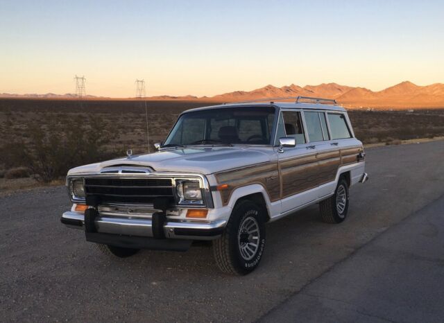 1990 White Jeep Wagoneer SUV