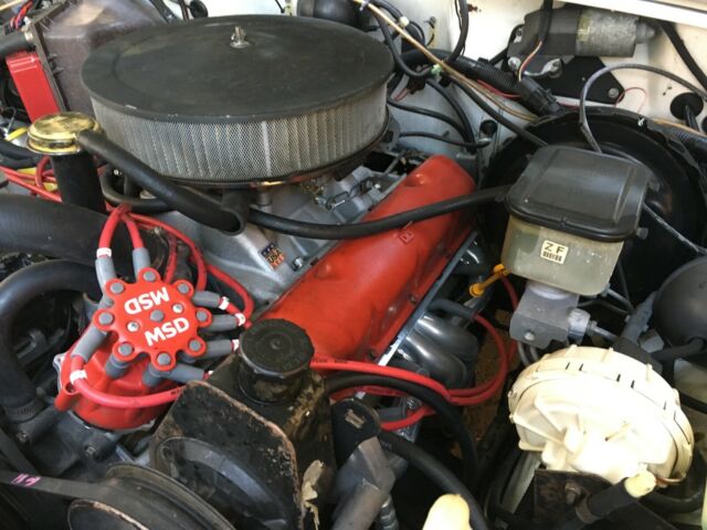 1990 White Jeep Wagoneer SUV