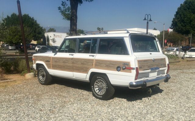 1990 White Jeep Wagoneer SUV