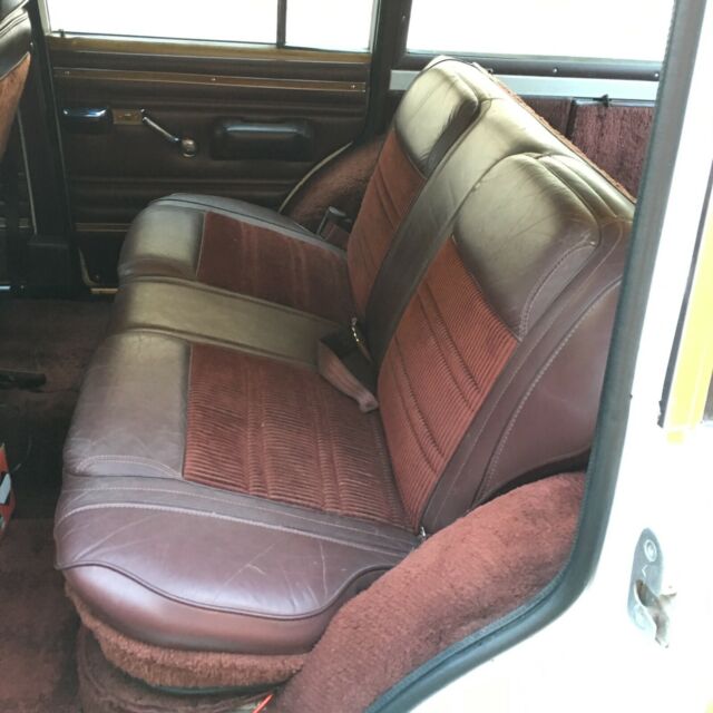 1990 White Jeep Wagoneer SUV